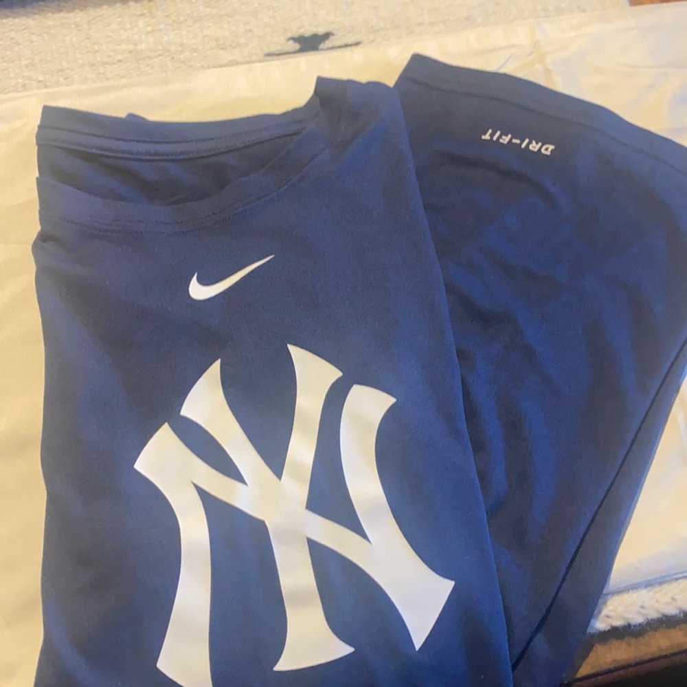 New York Yankee’s Dry-fit shirt Men’s 2xl